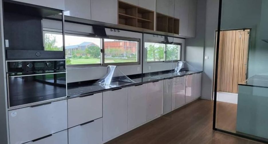 For rent 3 bedrooms house in Saphan Sung, Bangkok