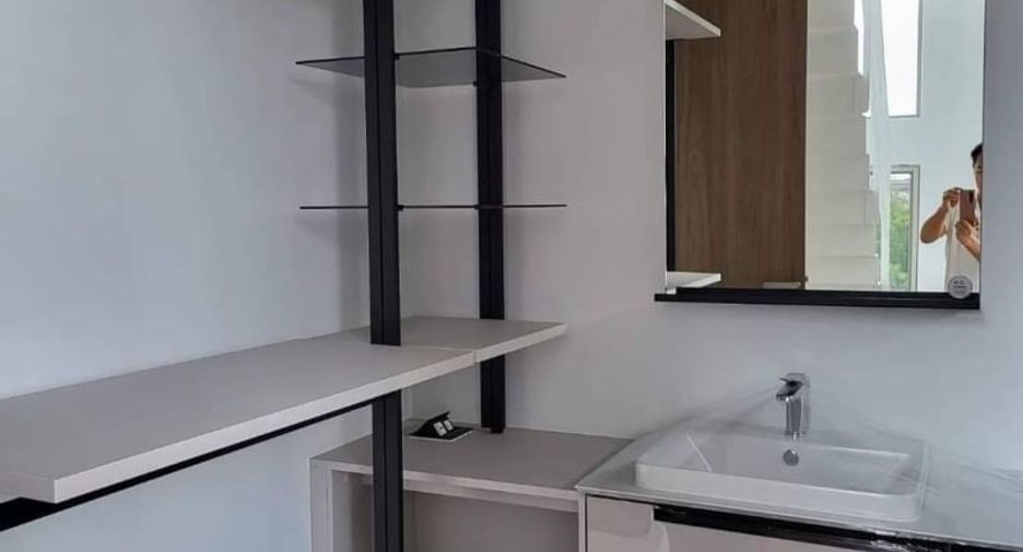 For rent 3 bedrooms house in Saphan Sung, Bangkok