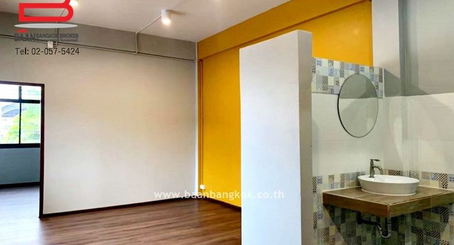 For sale 5 bed retail Space in Pak Kret, Nonthaburi