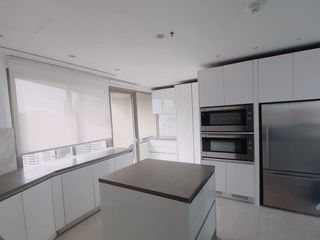 ให้เช่า 4 ห้องนอน คอนโด ใน คลองเตย, กรุงเทพฯ