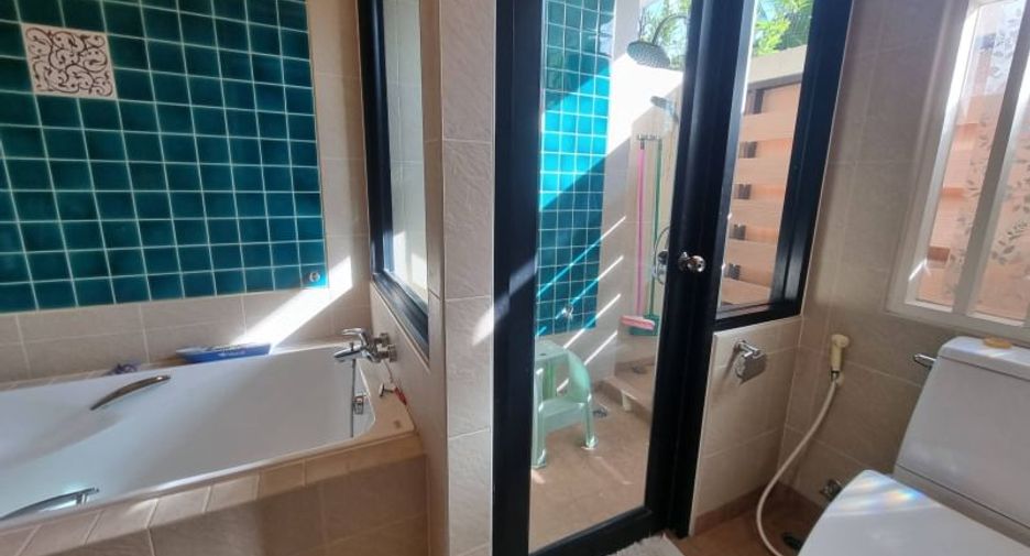 For rent and for sale 3 bedrooms house in Si Racha, Chonburi