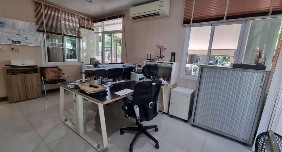 For rent and for sale 3 bedrooms house in Si Racha, Chonburi