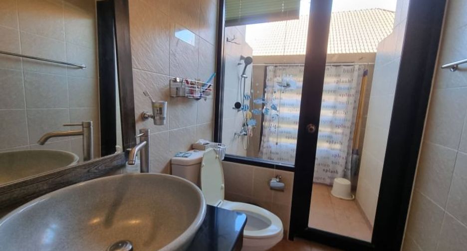 For rent and for sale 3 bedrooms house in Si Racha, Chonburi