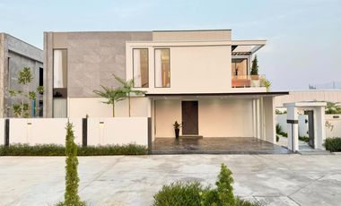 For sale 5 ベッドルーム house in Bang Lamung, Chonburi
