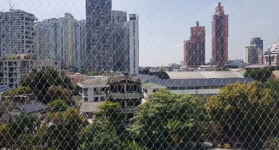 À vendre 1 chambre condo à Khlong Toei, Bangkok