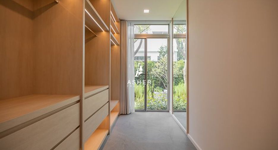 For rent 3 bedrooms house in Saphan Sung, Bangkok