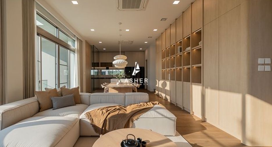 For rent 3 bedrooms house in Saphan Sung, Bangkok