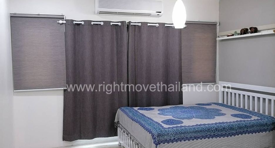 For rent and for sale 3 bedrooms townhouse in Watthana, Bangkok