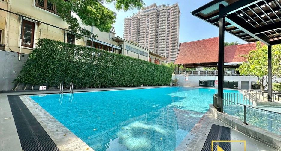 For rent 4 bed apartment in Sathon, Bangkok