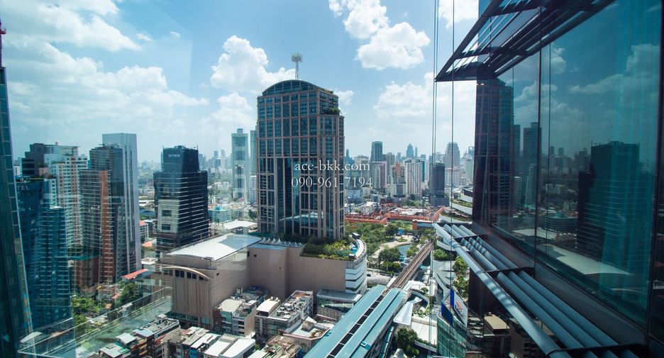 Condo en venta de 3 habitaciones en Khlong Toei, Bangkok
