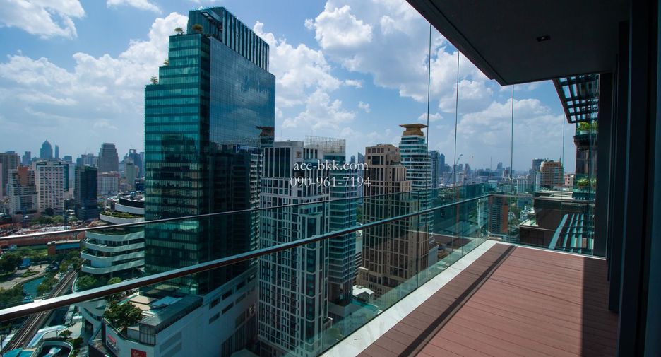 Condo en venta de 3 habitaciones en Khlong Toei, Bangkok