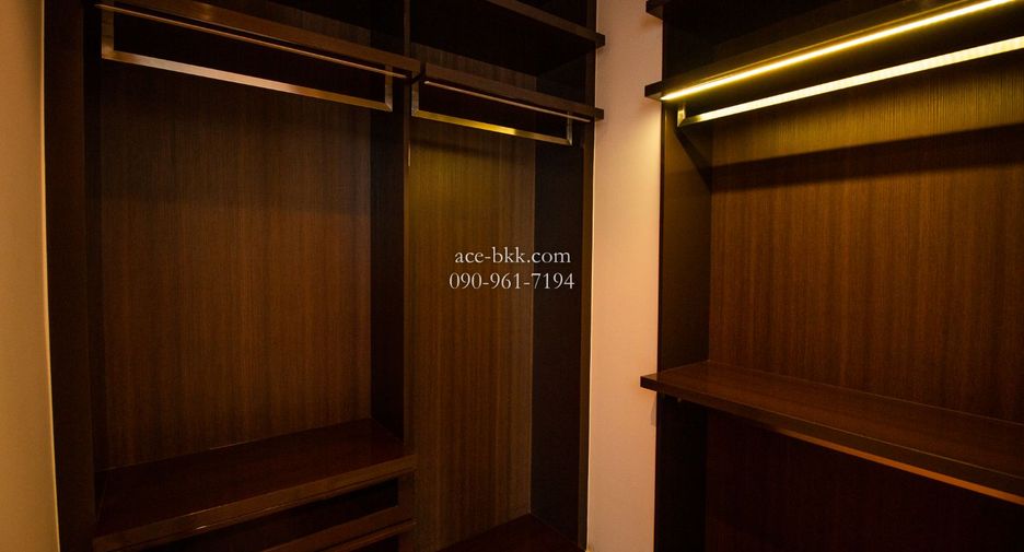Condo en venta de 3 habitaciones en Khlong Toei, Bangkok