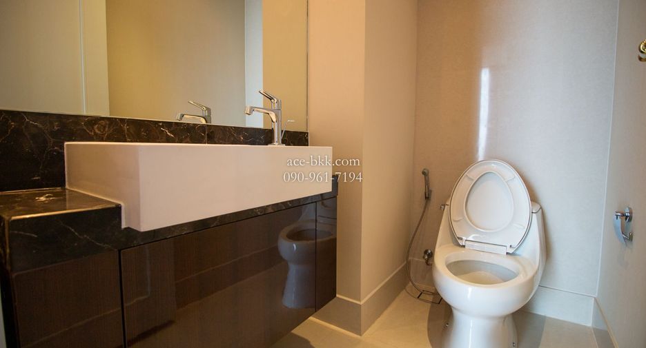 Condo en venta de 3 habitaciones en Khlong Toei, Bangkok
