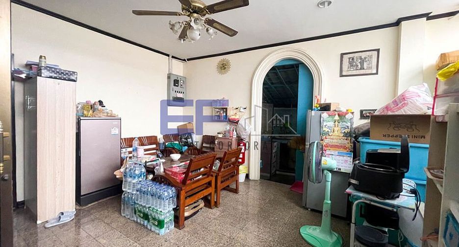 For sale 5 bed retail Space in Nong Khaem, Bangkok