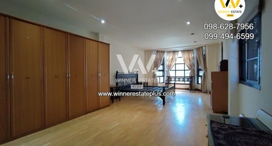 À vendre 5 chambres maison à Huai Khwang, Bangkok