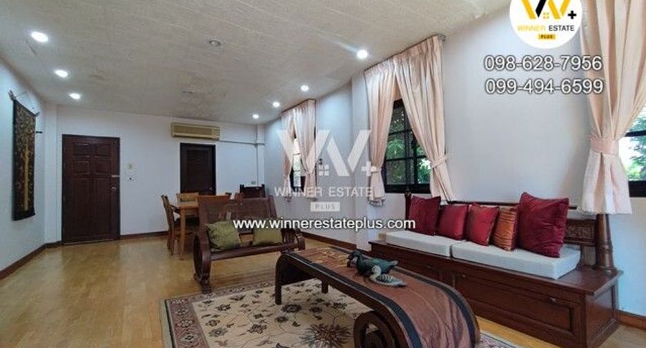 À vendre 5 chambres maison à Huai Khwang, Bangkok