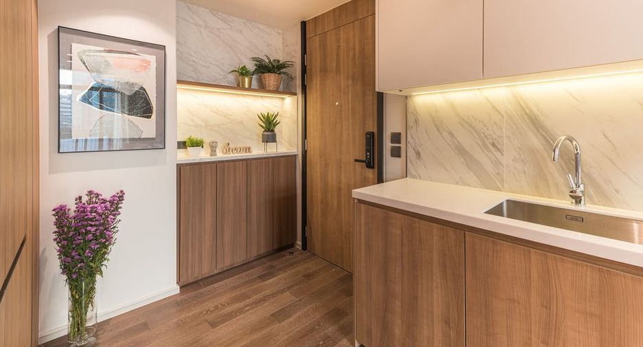 For rent 2 bedrooms condo in Khlong Toei, Bangkok