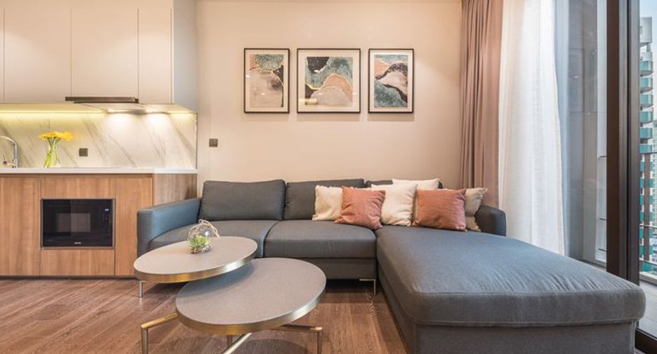 For rent 2 bedrooms condo in Khlong Toei, Bangkok