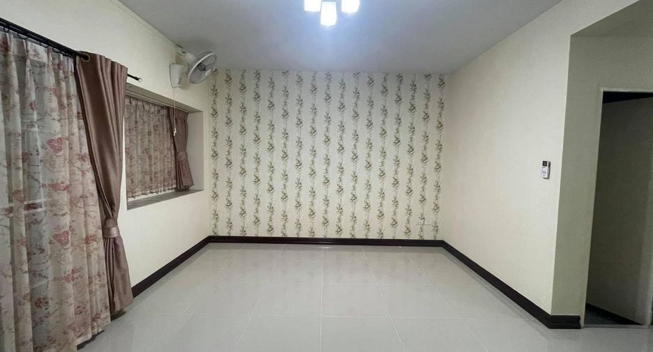 For sale 2 bed townhouse in Bang Pa-in, Phra Nakhon Si Ayutthaya