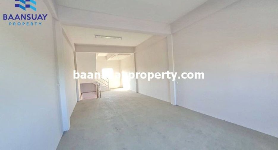 For sale retail Space in Phatthana Nikhom, Lopburi