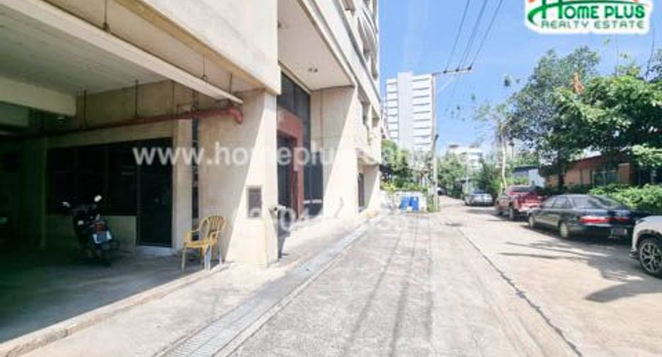 For sale 113 Beds apartment in Bang Kapi, Bangkok
