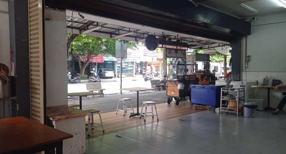 For rent そして for sale 5 Beds retail Space in Yan Nawa, Bangkok