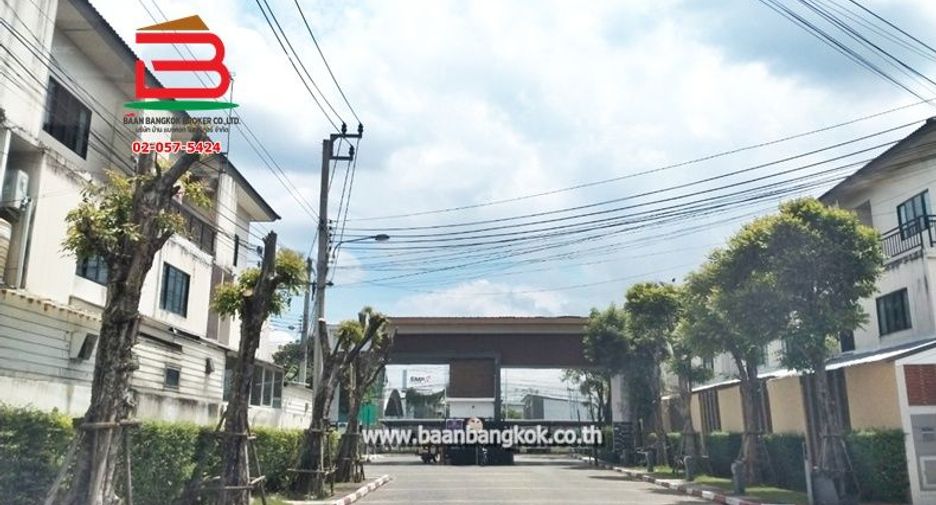 For sale 3 bedrooms townhouse in Prawet, Bangkok
