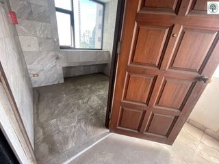 For sale 4 bedrooms condo in Watthana, Bangkok