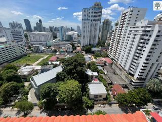 For sale 4 bedrooms condo in Watthana, Bangkok