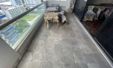 For sale 4 bedrooms condo in Watthana, Bangkok