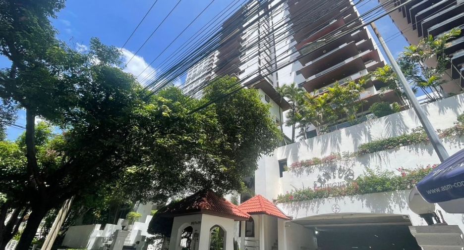 For sale 4 bedrooms condo in Watthana, Bangkok