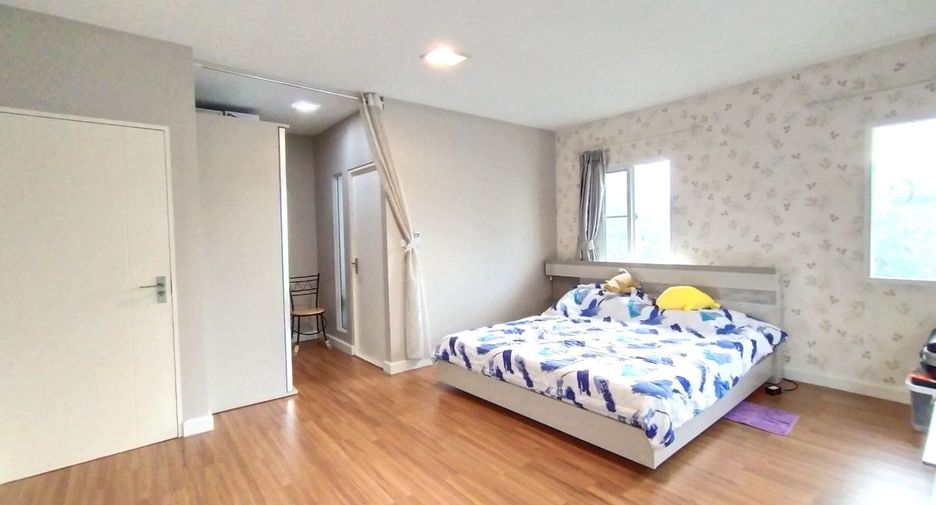 Haus zum Kauf mit 4 Zimmer in Sai Mai, Bangkok