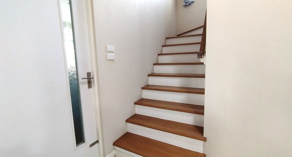 Haus zum Kauf mit 4 Zimmer in Sai Mai, Bangkok