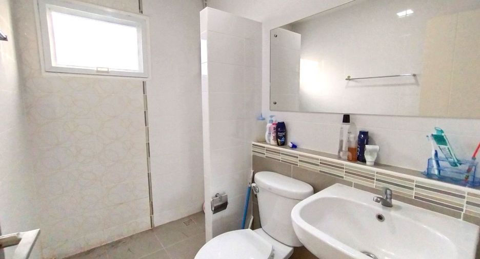 Haus zum Kauf mit 4 Zimmer in Sai Mai, Bangkok