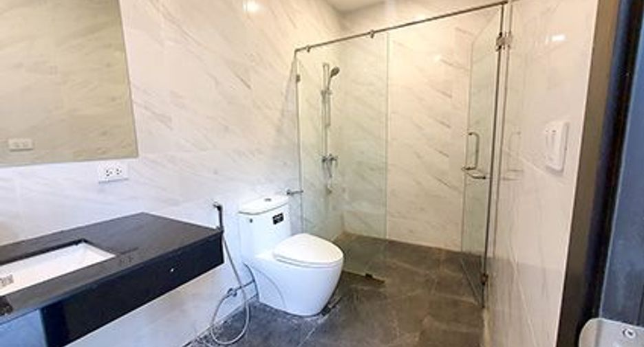 For sale 3 bedrooms house in Saphan Sung, Bangkok