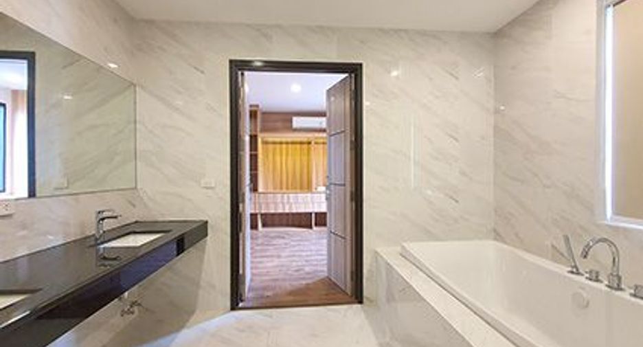 For sale 3 bedrooms house in Saphan Sung, Bangkok