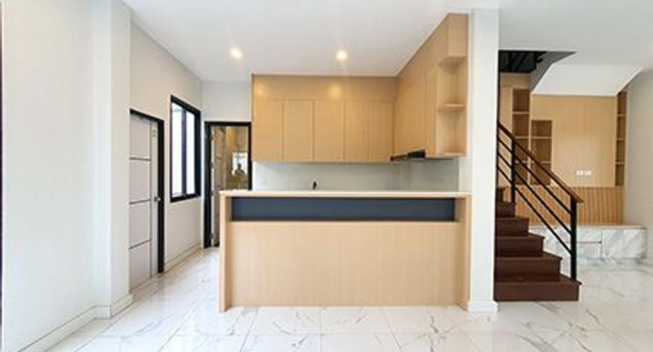 For sale 3 bedrooms house in Saphan Sung, Bangkok