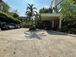 For sale retail Space in Bangkok Yai, Bangkok