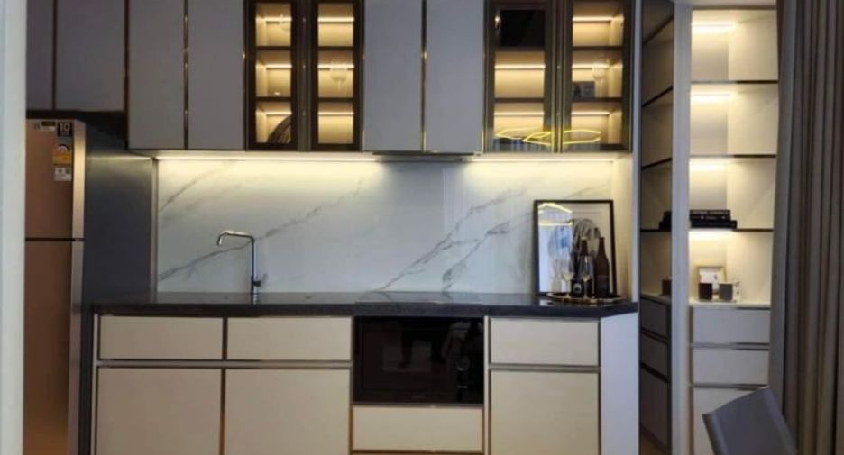 For rent and for sale 2 bedrooms condo in Huai Khwang, Bangkok