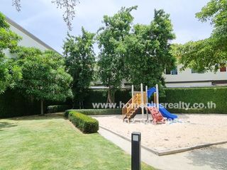 For sale 4 bedrooms townhouse in Sai Noi, Nonthaburi