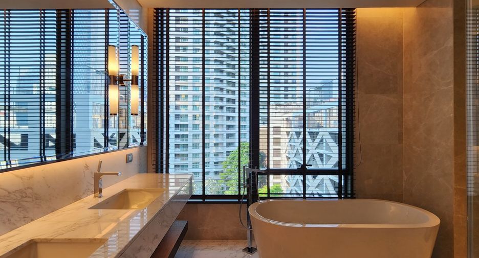 À louer et à vendre 2 chambres condo à Pathum Wan, Bangkok