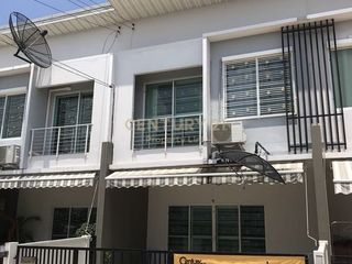 For rent そして for sale 3 Beds townhouse in Bang Khun Thian, Bangkok