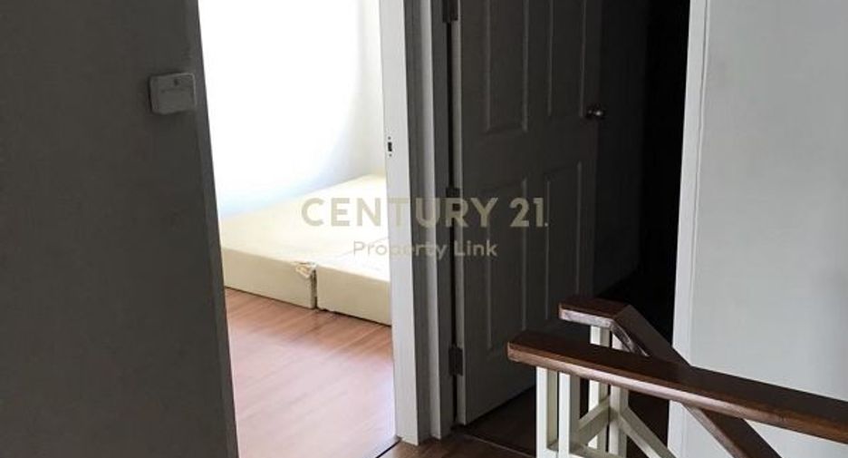 For rent and for sale 3 bed townhouse in Bang Khun Thian, Bangkok