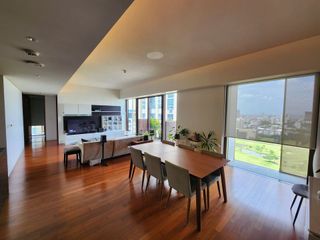 For rent 2 bed serviced apartment in Pathum Wan, Bangkok
