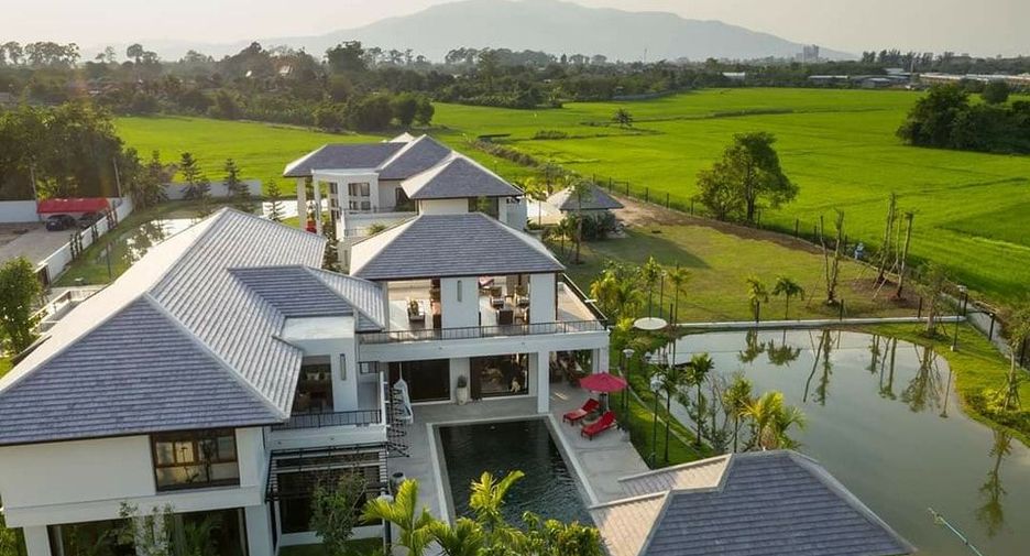 Villa en venta de 5 habitaciones en Saraphi, Chiang Mai