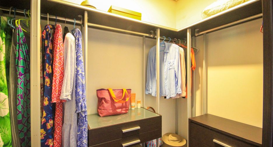 For sale 3 bed apartment in Hua Hin, Prachuap Khiri Khan