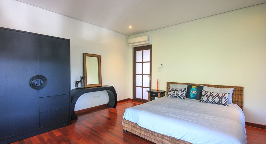 For sale 3 bed apartment in Hua Hin, Prachuap Khiri Khan