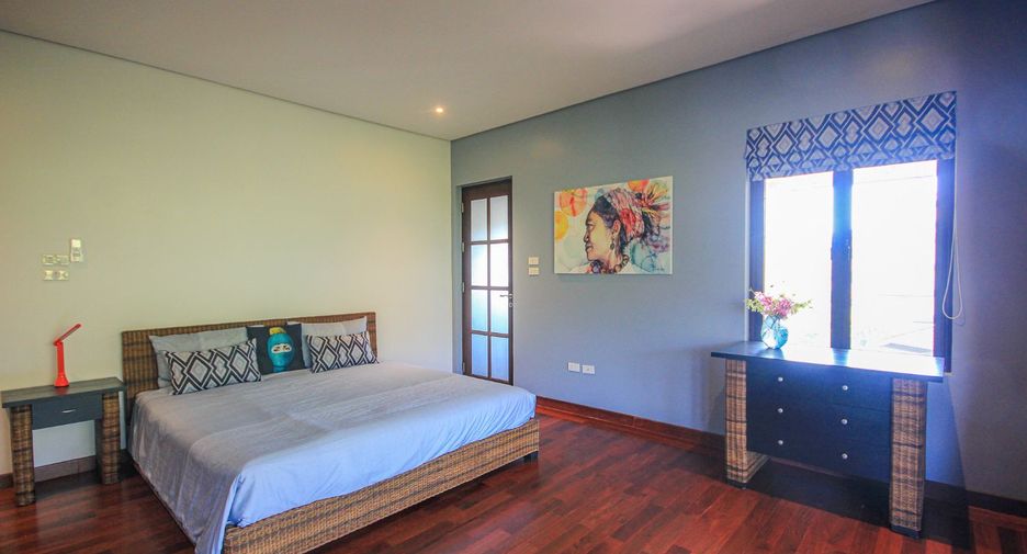 For sale 3 bed apartment in Hua Hin, Prachuap Khiri Khan