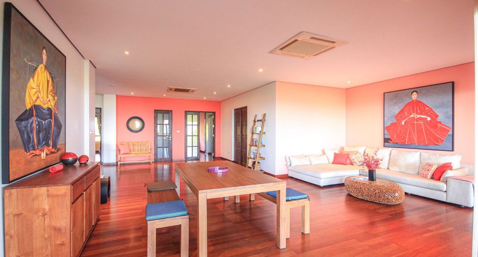 For sale 3 bed apartment in Hua Hin, Prachuap Khiri Khan