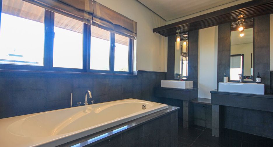 For sale 3 bed apartment in Hua Hin, Prachuap Khiri Khan